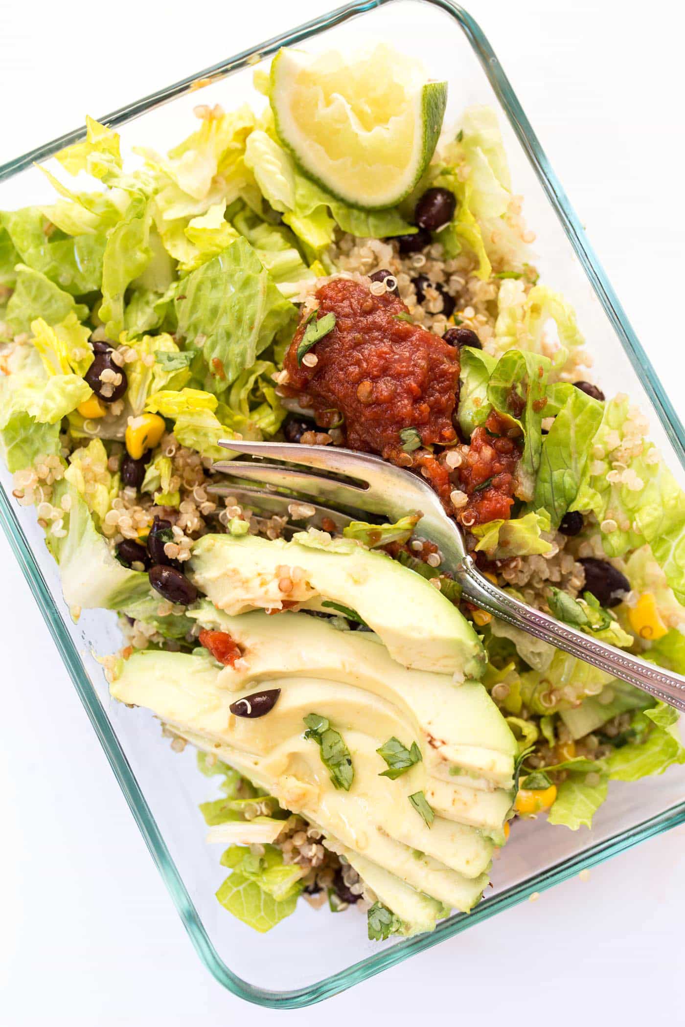 These HEALTHY vegetarian Quinoa Burrito Bowls are perfect for meal prep! Full recipe makes 5 DAYS worth of healthy lunches/dinners!