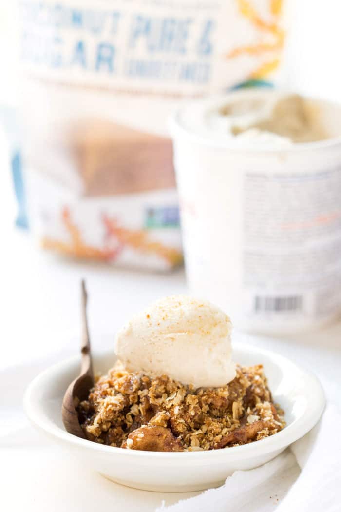 Slow Cooker Quinoa Apple Crisp -- a classic dessert that's totally hands off!